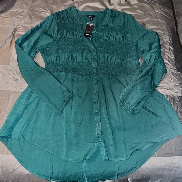 Torrid NWT Size 00 Rayon Twill Smocked Button-Front Tunic Top - Picture 3 of 6